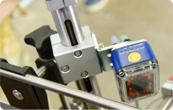 স্বয়ংক্রিয় তরল ভরাট যন্ত্র উচ্চ ভরাট নির্ভুলতা বৈশিষ্ট্যযুক্ত প্যাকেজিং জন্য বিভিন্ন তরল ধরনের হ্যান্ডলিং সক্ষম