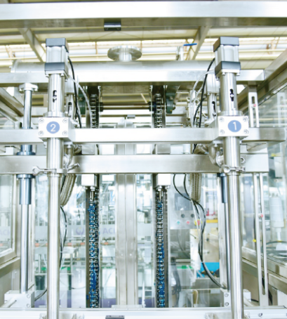 অপারেশনের জন্য METTLER TOLEDO ওজন সিস্টেম এবং Schneider বৈদ্যুতিক উপাদান দিয়ে সজ্জিত কীটনাশক ভরাট মেশিন